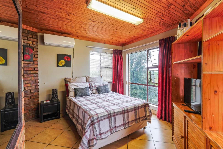 4 Bedroom Property for Sale in Hartbeespoort North West